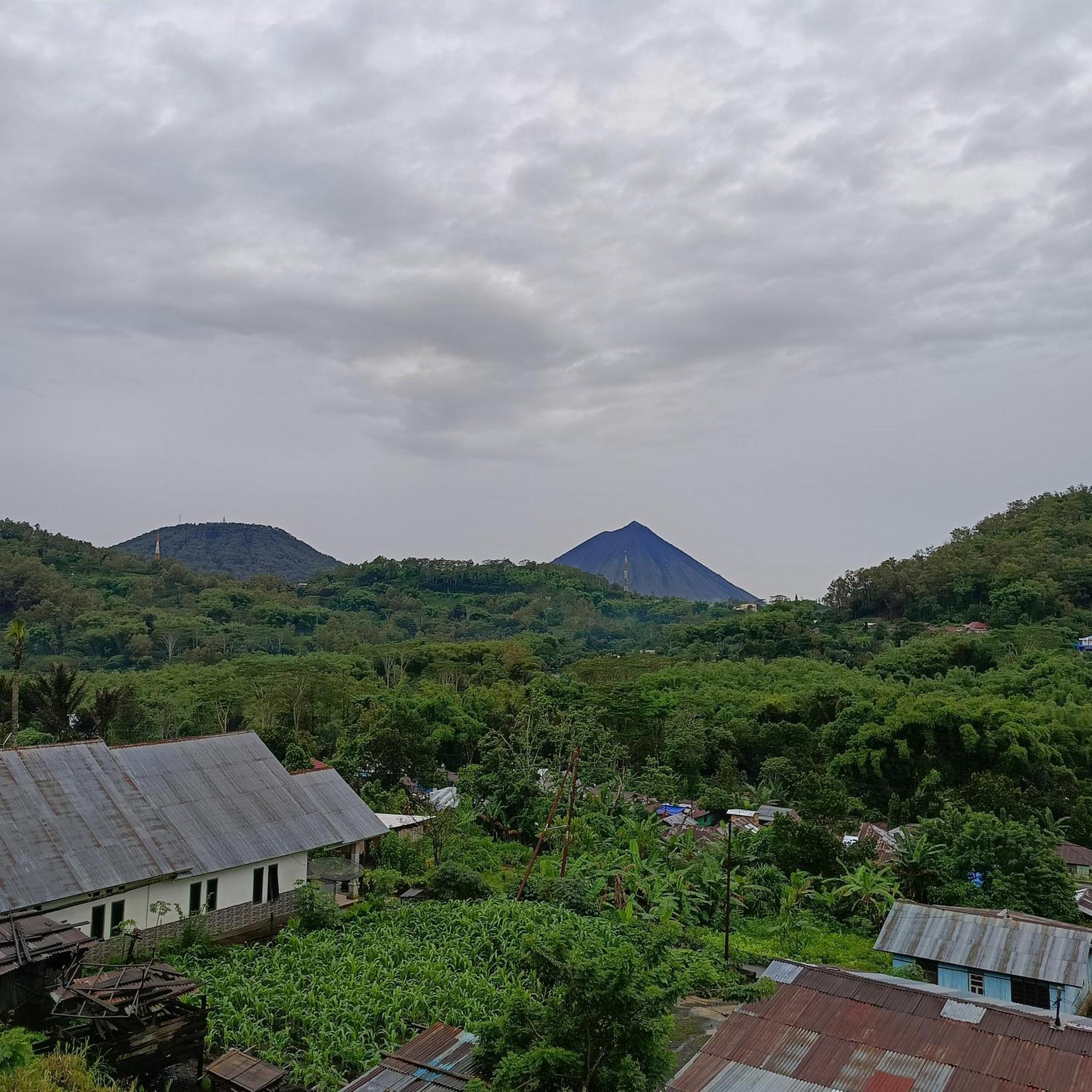 Kristian Homestay Bajawa Exteriör bild