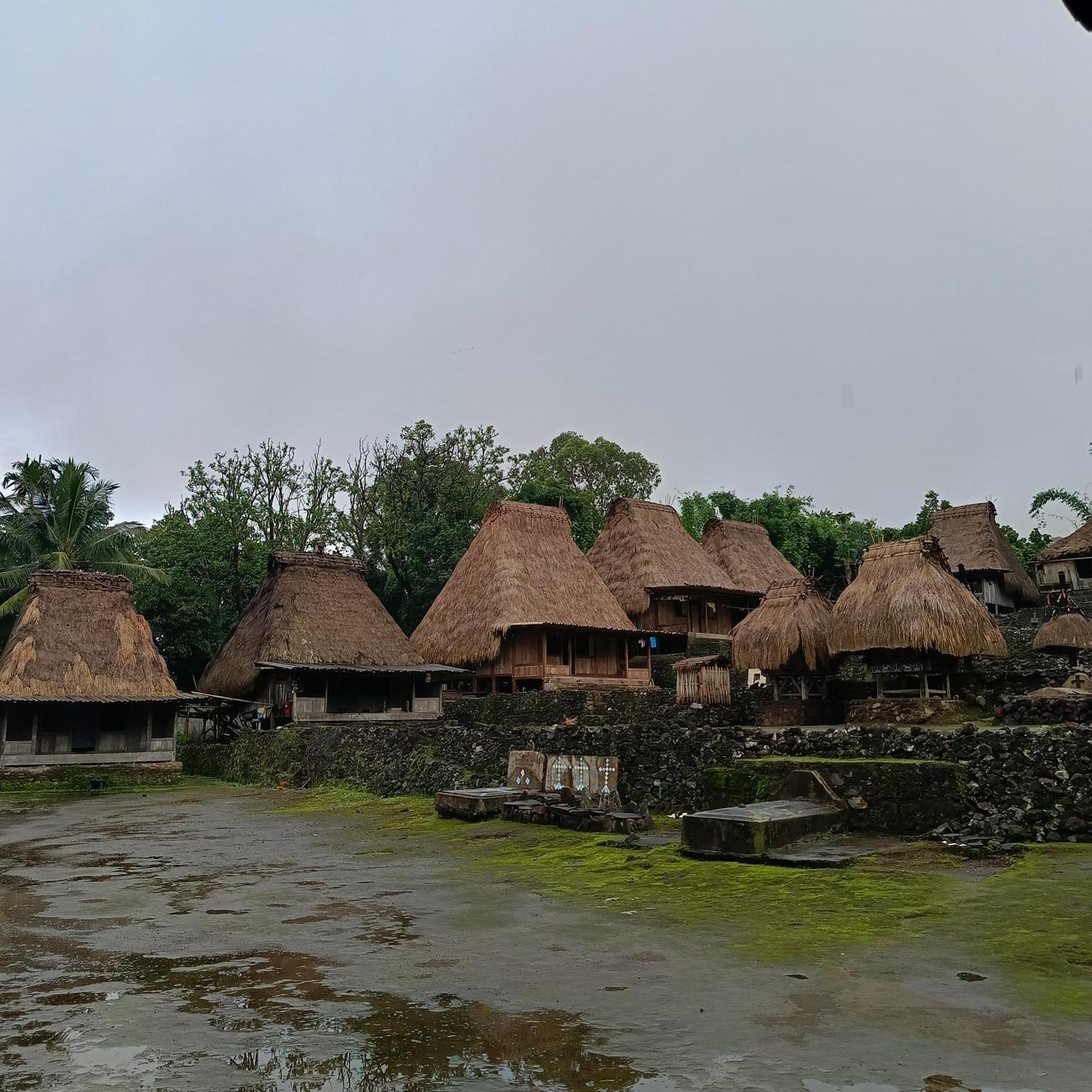 Kristian Homestay Bajawa Exteriör bild