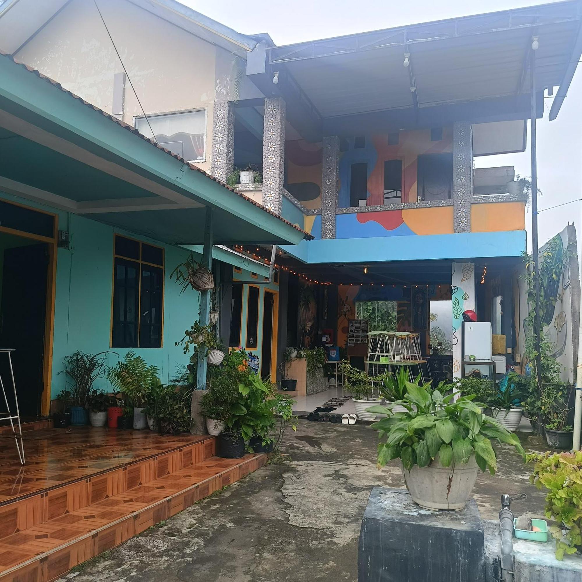 Kristian Homestay Bajawa Exteriör bild