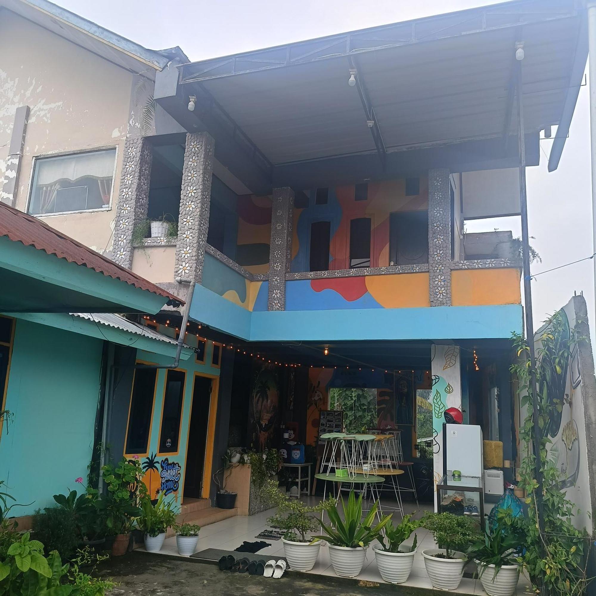 Kristian Homestay Bajawa Rum bild